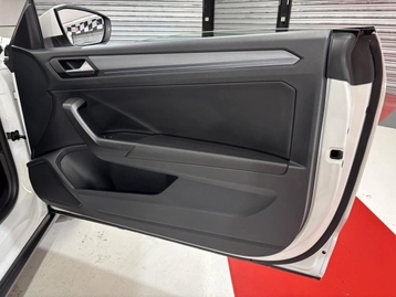 Image véhicule Volkswagen T-ROC (22) Image véhicule Volkswagen T-ROC (22)