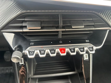 Image véhicule  Peugeot 208 (28)