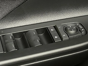 Image véhicule  Toyota C-HR (3)