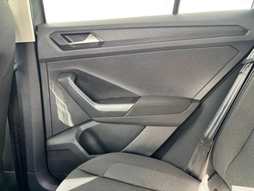 Image véhicule Volkswagen T-ROC (40) Image véhicule Volkswagen T-ROC (40)