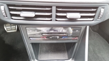 Image véhicule  Volkswagen POLO (17)