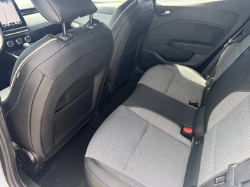 Image véhicule  Renault CLIO (9)