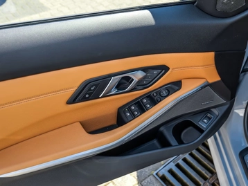 Image véhicule  BMW SÉRIE 3 (14)