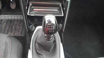 Image véhicule  Peugeot 208 (4)