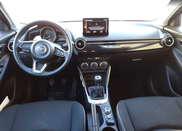 Image véhicule  Mazda MAZDA2 2023 (7)