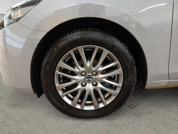 Image véhicule  Mazda MAZDA2 2023 (10)