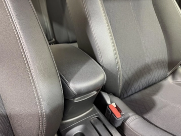 Image véhicule Opel CORSA (40) Image véhicule Opel CORSA (40)