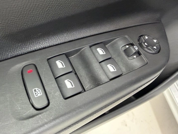 Image véhicule Opel CORSA (26) Image véhicule Opel CORSA (26)