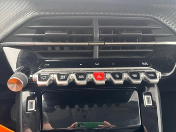 Image véhicule  Peugeot 208 (35)