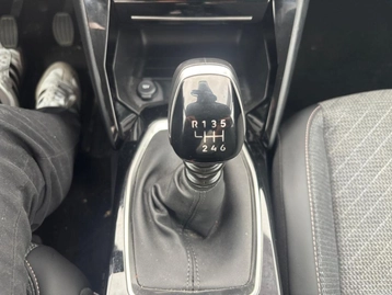 Image véhicule  Peugeot 208 (37)