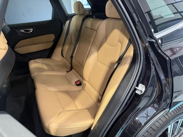 Image véhicule Volvo XC60 (37) Image véhicule Volvo XC60 (37)
