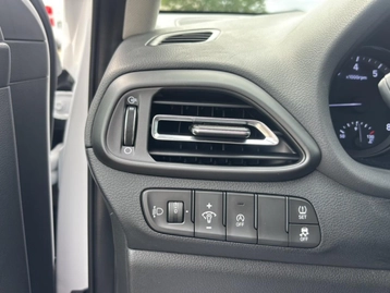Image véhicule Hyundai I30 (13) Image véhicule Hyundai I30 (13)