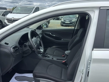 Image véhicule Hyundai I30 (45) Image véhicule Hyundai I30 (45)