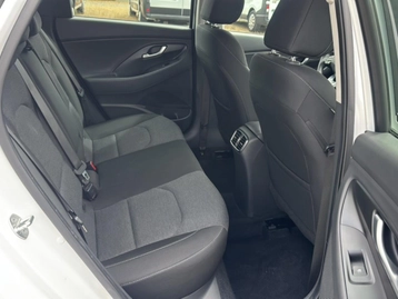 Image véhicule Hyundai I30 (5) Image véhicule Hyundai I30 (5)