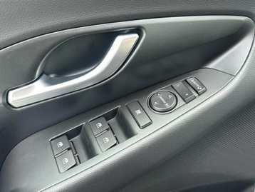 Image véhicule Hyundai I30 (15) Image véhicule Hyundai I30 (15)