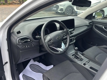 Image véhicule Hyundai I30 (4) Image véhicule Hyundai I30 (4)
