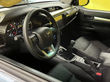 Image véhicule  Toyota Hilux (37)