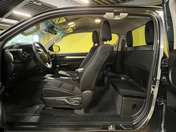 Image véhicule  Toyota Hilux (39)