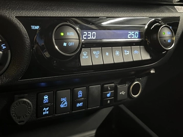 Image véhicule  Toyota Hilux (20)