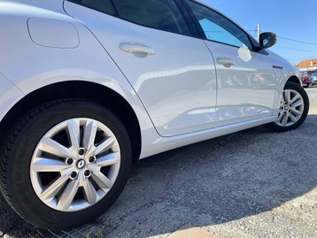 Image véhicule  Renault MEGANE IV (3)