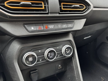 Image véhicule  Dacia SANDERO (20)