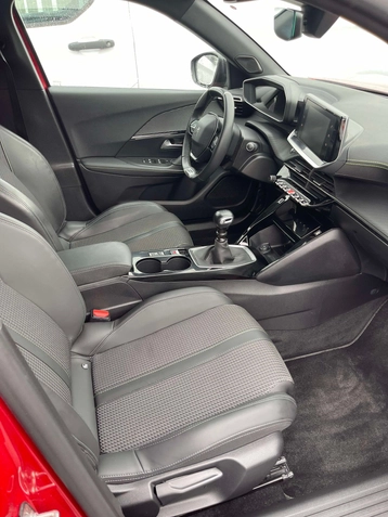 Image véhicule  Peugeot 2008 (10)