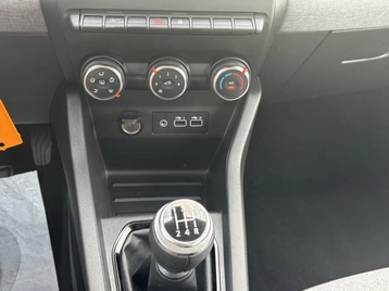 Image véhicule  Renault CLIO (19)