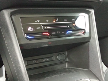 Image véhicule Volkswagen TIGUAN (15) Image véhicule Volkswagen TIGUAN (15)