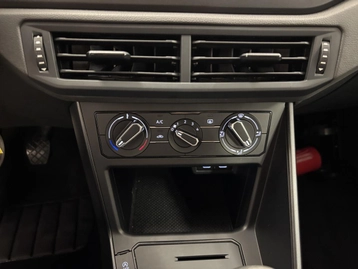Image véhicule  Volkswagen POLO (16)