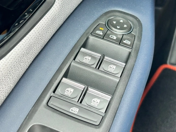 Image véhicule  Renault RENAULT 5 E-TECH ELECTRIQUE (18)