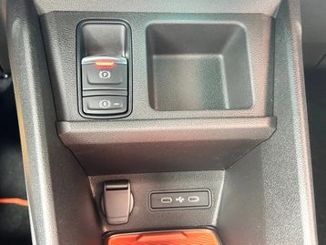 Image véhicule  Renault RENAULT 5 E-TECH ELECTRIQUE (9)