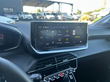 Image véhicule  Peugeot 208 (35)