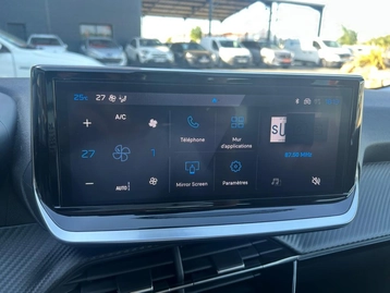 Image véhicule  Peugeot 208 (25)