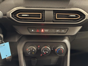 Image véhicule  Dacia SANDERO (15)
