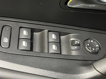 Image véhicule  Peugeot 2008 (12)