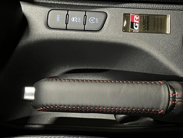 Image véhicule  Toyota YARIS (25)