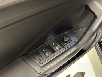Image véhicule  Volkswagen T-ROC (8)