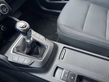 Image véhicule  Ford KUGA (22)