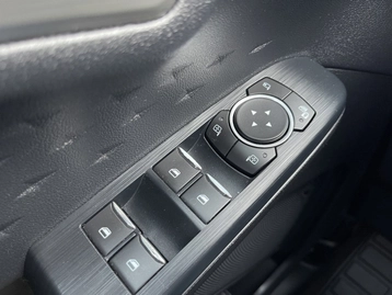 Image véhicule  Ford KUGA (25)