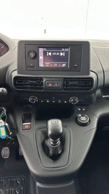 Image véhicule  Peugeot PARTNER DANGEL 4X4 (6)
