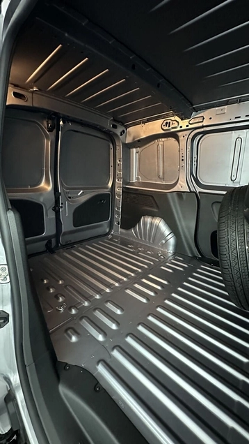 Image véhicule  Peugeot PARTNER DANGEL 4X4 (3)