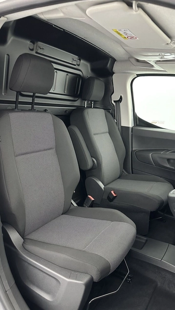 Image véhicule  Peugeot PARTNER DANGEL 4X4 (8)