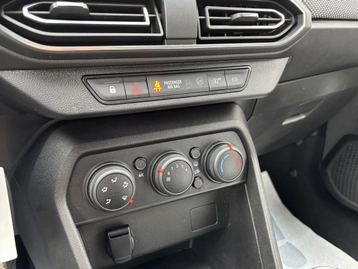 Image véhicule  Dacia SANDERO (21)