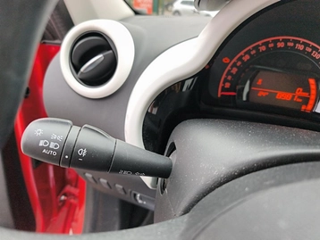 Image véhicule  Renault TWINGO (17)