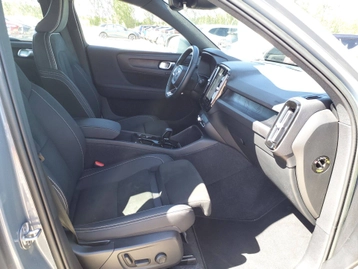 Image véhicule  Volvo XC40 (4)