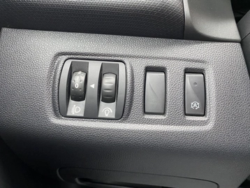 Image véhicule  Renault CLIO (23)