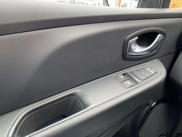 Image véhicule  Renault CLIO (24)