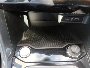 Image véhicule  Volkswagen T-ROC (32)