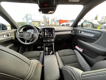 Image véhicule  Volvo XC40 (2)