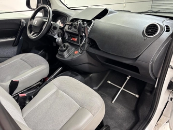 Image véhicule Renault KANGOO (17) Image véhicule Renault KANGOO (17)